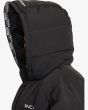 Hombre con Chaqueta acolchada e impermeable RVCA Balance Puffer Negra capucha
