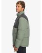 Hombre con Chaqueta acolchada técnica Quiksilver Wild Mountain Verde lateral
