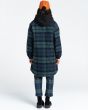 Mujer con chaqueta Element Brand Pilgrim Blackwatch posterior