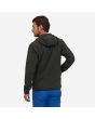 Hombre con Chaqueta impermeable plegable Patagonia M's Nano-Air Hoody Negra posterior