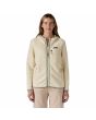 Mujer con chaqueta de forro polar con capucha Patagonia Retro Pile Hoody Beige y Verde