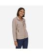 Mujer con Chaqueta Polar Patagonia W's Retro Pile beige