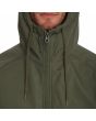 Hombre con Chaqueta resistente al agua con capucha Volcom Hernan 5K Military cuello