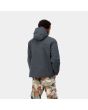 Hombre con chaqueta de invierno con capucha Carhartt WIP Nimbus Pullover gris posterior