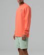Hombre con Sudadera Lightning Bolt Don't Panic Coral lateral