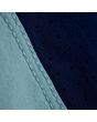 Primer plano del tejido AIRTEX perforado azul marino del boardshort Florence