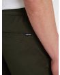 Hombre con pantalón corto elástico Volcom Frickin 19" verde bolsillo