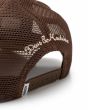 Bordado trasero Deus Ex Machina y cierre ajustable a presión de la gorra Deus Shield Trucker Marrón Dijon 