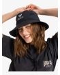 Mujer con gorro pescador Roxy Passion Moon antracita puesto