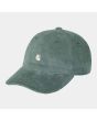 Gorra de pana Carhartt WIP Harlem Cap en color verde Silver Pine con logo bordado blanco cera Unisex