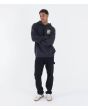 Hombre con Sudadera oversize de capucha Hurley Encore Negra ajuste