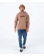 Hombre con sudadera de forro polar con capucha Hurley Fastlane Solid marrón frontal