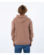 Hombre con sudadera de forro polar con capucha Hurley Fastlane Solid marrón posterior