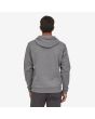 Hombre con sudadera con capucha Patagonia P-6 Label Uprisal gris posterior