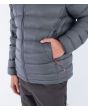 Hombre con Chaqueta acolchada con capucha Hurley Cayuga Puffer Jacket Dark Stone Grey bolsillo