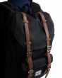 Mujer con Mochila Herschel Little America Mid-Volume 17 Litros Negra Unisex correas