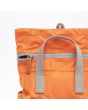 Mochila pequeña vegana Roka Canfield B Nailon reciclado naranja quemado Unisex cremallera