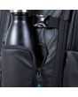 Mochila de Surf FCS Mission Travel Bag en color negro 40L bolsillo lateral 