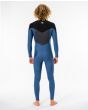 Hombre con traje de neopreno con cremalllera en el pecho Rip Curl Dawn Patrol 5/3mm Steamer azul y negro posterior