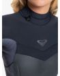 Mujer con traje de neopreno con cremallera en la espalda Roxy 5/4/3 Syncro GBS Jet Black pecho