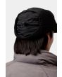 Hombre con Gorra con orejeras Carhartt WIP Oltera Guard Cap Negra Unisex posterior
