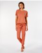 Mujer con pantalón de Chándal Rip Curl Surfers Original Naranja frontal