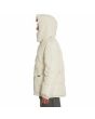 Hombre con parka acolchada Volcom Superstoner 5K blanca capucha puesta