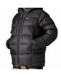 Hombre con Plumífero Patagonia Fitz Roy Down Hoody Negro bolsillos