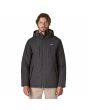 Hombre con parka Patagonia Men's Isthmus color negro tinta