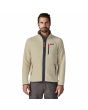 Hombre con Chaqueta de forro polar Patagonia Retro Pile Beige-Azul