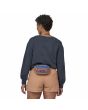 Mujer con Riñonera Patagonia Ultralight Black Hole Mini Hip Pack 1L Husk Tan Unisex posterior