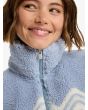 Mujer con forro polar sherpa de media cremallera Roxy Mountain Story Blanco y Azul cuello