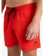 Hombre con Bañador Quiksilver Everyday Solid Volley 15'' rojo cintura elástica y cordón