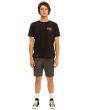 Hombre con Short sumergible Billabong Crossfire Mid Gris frontal