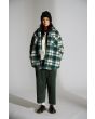 Mujer con sobrecamisa Volcom Silent Sherpa Jacket verde frontal