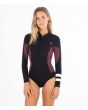 Mujer con traje de neopreno de primavera Hurley Advantage 2/2mm negro frontal