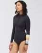 Mujer con Traje de surf de primavera con manga larga Billabong Salty Dayz Light 1mm negro lateral
