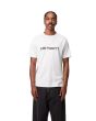 Hombre con camiseta de manga corta Carhartt WIP Script blanca con logo negro