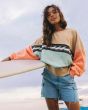 Mujer con Sudadera Oversize Billabong 73 Days Cabo Multicolor lifestyle