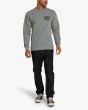 Hombre con sudadera Deus Ex Machina Ibiza Address Crew gris ajuste