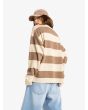 Mujer con sudadera oversize Roxy Strictly Stripes Beige y Marrón posterior