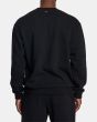 Hombre con sudadera RVCA VA Essential negra posterior