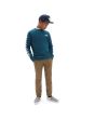 Chico con sudadera sin capucha Vans Exposition Check azul coral paseando
