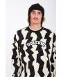 Hombre con Sudadera de forro polar Volcom Obtic blanca y negra bordado logo