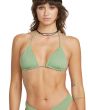 Mujer con Top bikini Volcom Simple Seamless verde triangular halter