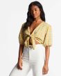 Mujer con top de manga corta con lazo Billabong As You Wish Multicolor