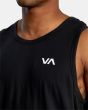 Hombre con Camiseta sin mangas deportiva Rvca Sport Vent negra logo pecho