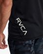 Hombre con Top de manga corta RVCA VA Sport Vent Negro serigrafía RVCA posterior
