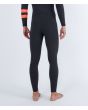 Hombre con traje de surf con cremallera en el pecho Hurley Plus 4/3mm negro grafito piernas