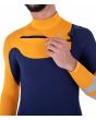 Hombre con traje de neopreno Hurley Advant 4/3mm Chest Zip Fullsuit Azul Marino y Naranja cremallera